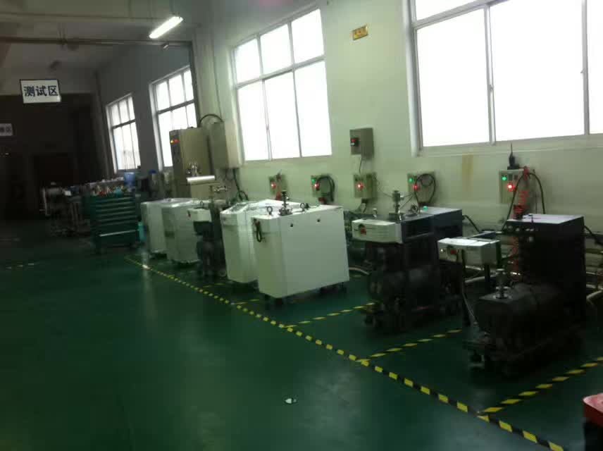 真空泵是指利用機(jī)械、物理、化學(xué)或物理化學(xué)的方法對(duì)被抽容器進(jìn)行抽氣而獲得真空的器件或設(shè)備